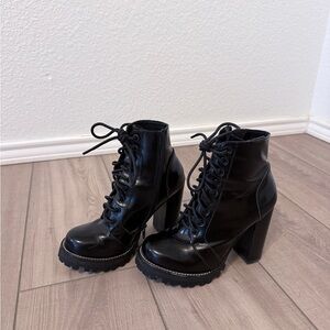 Jeffrey Campbell Black Lace-Up Ankle Boots Contrast White Stitching 6M